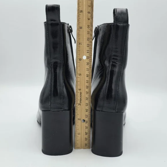 Like-new WetKiss Black Patent Block Heel Round Toe Ankle Booties, Women's Size 6 - Picture 8 of 16